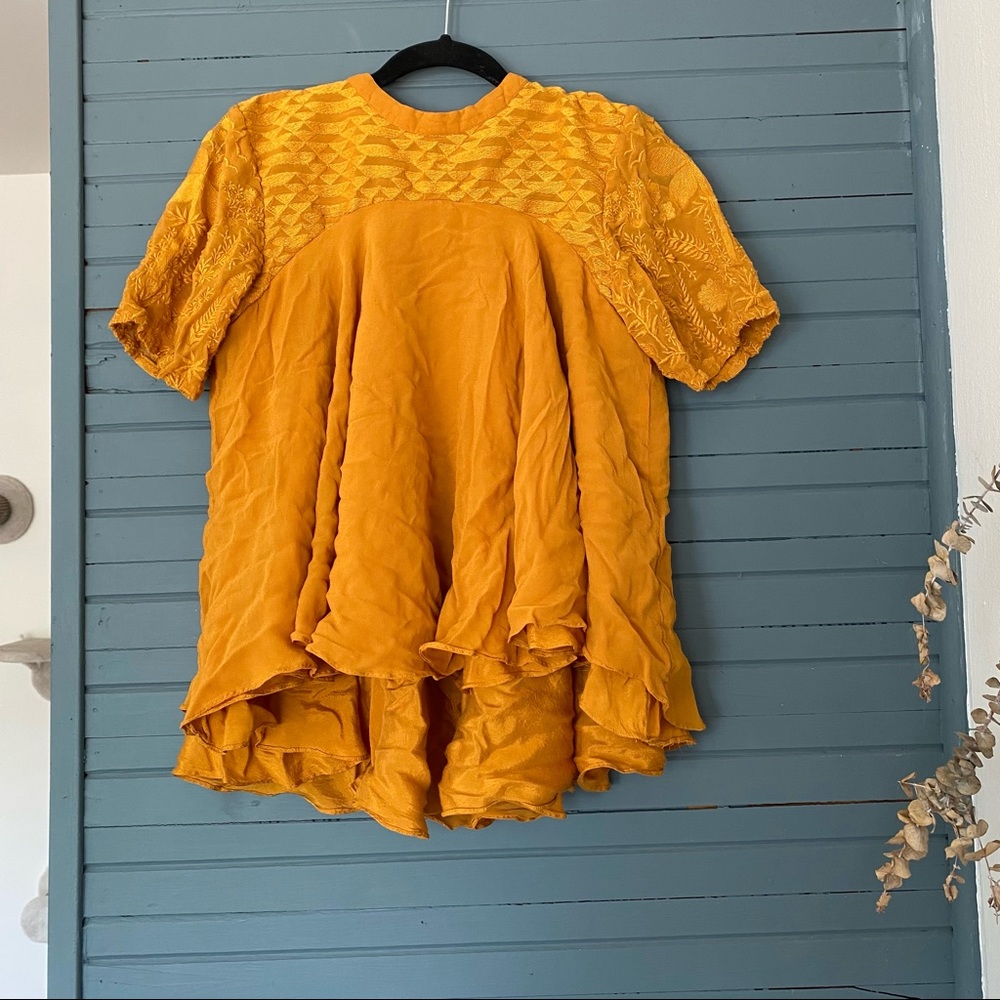 LARGE yellow / orange short sleeve VARUN & NIDHIKA flowing shirt